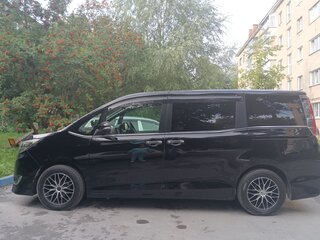 2018 Toyota Esquire I Рестайлинг, чёрный, 2250000 рублей, вид 3