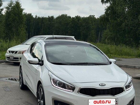 2016 Kia Ceed II Рестайлинг, белый, 1500000 рублей - вид 2