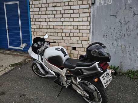 1993 Yamaha YZF750, белый, 330000 рублей, вид 4
