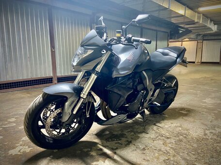 2009 Honda CB 1000R, серый, 650000 рублей, вид 5