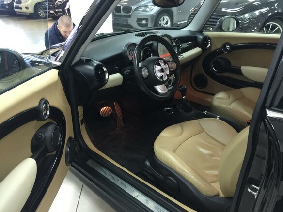 2010 Mini Hatch Cooper S II (R56) Рестайлинг, чёрный - вид 3