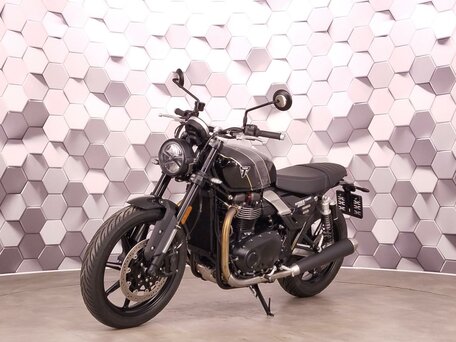2026 Triumph Speed Twin, чёрный, 1199000 рублей, вид 2
