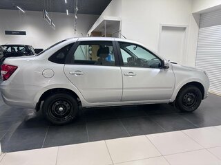 2026 Lada (ВАЗ) Granta I Рестайлинг, серебристый, 1007000 рублей, вид 2