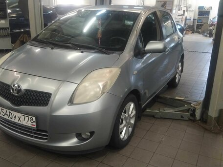 2008 Toyota Yaris Multimode II, серебристый, 470000 рублей, вид 1