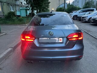 2013 Volkswagen Jetta VI, серый, 850000 рублей, вид 3