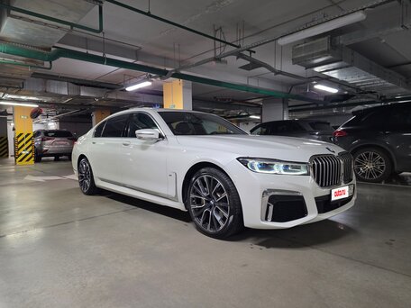 2022 BMW 7 серии Long 730Ld xDrive VI (G11/G12) Рестайлинг, белый, 7800000 рублей, вид 5