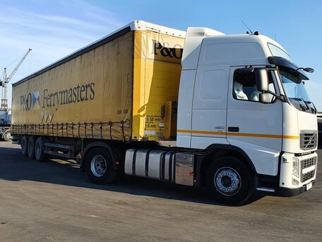 2013 Volvo FH, белый, 4000000 рублей, вид 4