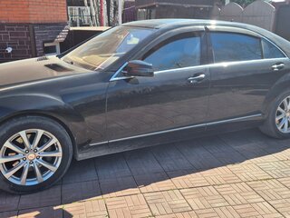2010 Mercedes-Benz S-Класс 500 V (W221) Рестайлинг, чёрный, 1830000 рублей, вид 4