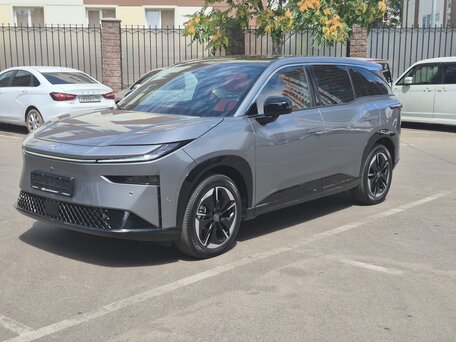 2026 Toyota bZ3X 58.3 kWh, серый, 3099000 рублей, вид 3