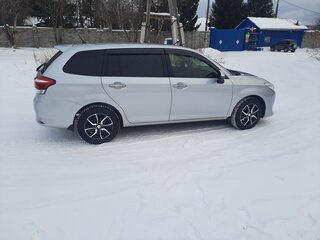 2017 Toyota Corolla Fielder XI (E160, E170) Рестайлинг 2, серый, 1330000 рублей, вид 3