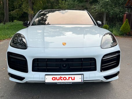 2022 Porsche Cayenne Coupé III, белый, вид 2