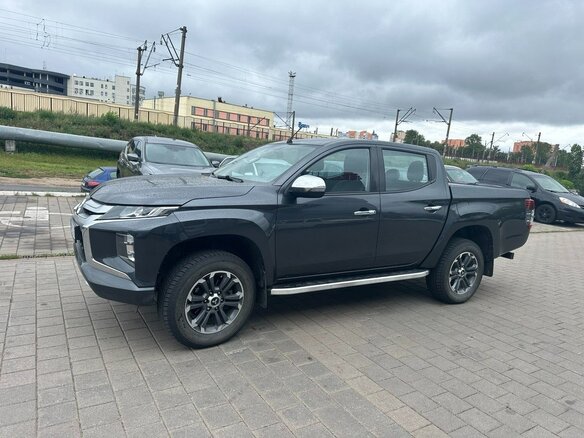2019 Mitsubishi L200 V Рестайлинг, серый, 2800000 рублей - вид 5