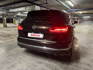 2020 Volkswagen Touareg III, коричневый, 6500000 рублей, вид 1