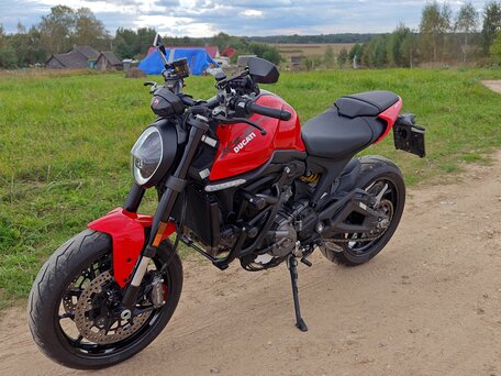 2021 Ducati Monster 937, красный, 1015000 рублей, вид 1