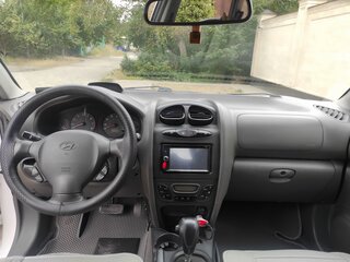 2001 Hyundai Santa Fe I, белый, 900000 рублей, вид 4