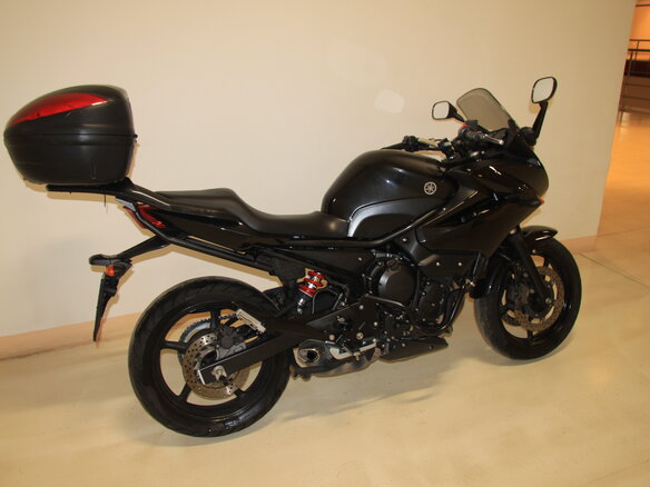 2011 Yamaha XJ6 (FZ6R), чёрный - вид 2