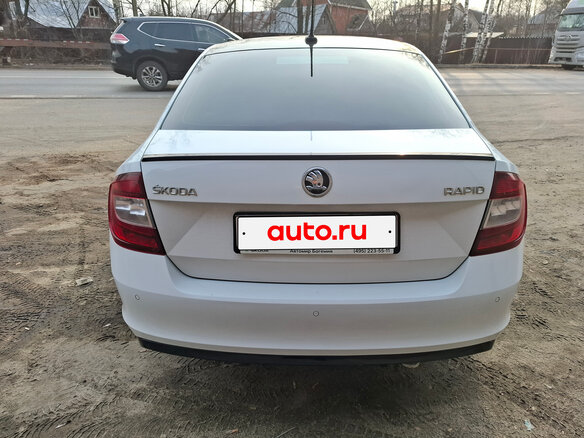 2017 Skoda Rapid I Рестайлинг, белый, 950000 рублей - вид 2