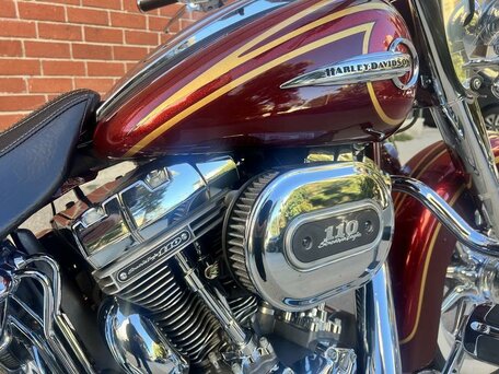 2014 Harley-Davidson CVO, красный, 2200000 рублей, вид 4