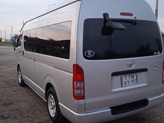 2015 Toyota Regius Ace H200 Рестайлинг 3, серый, 2850000 рублей, вид 4