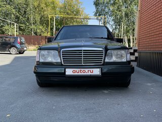 1989 Mercedes-Benz W124 230, зелёный, 500000 рублей, вид 2