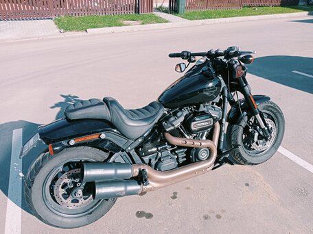2019 Harley-Davidson Fat Bob, чёрный, 1800000 рублей, вид 4