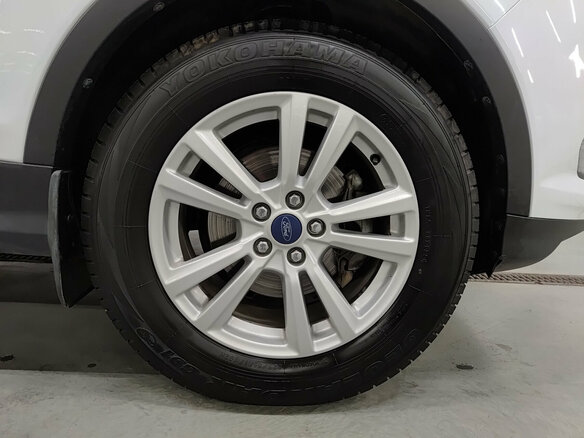 2018 Ford Kuga II Рестайлинг, белый, 1670000 рублей - вид 17