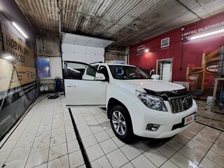 2012 Toyota Land Cruiser Prado 150 Series, белый, 3400000 рублей, вид 2