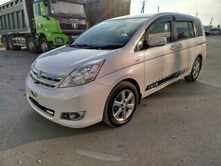2010 Toyota ISis I Рестайлинг, белый, 1499000 рублей, вид 5