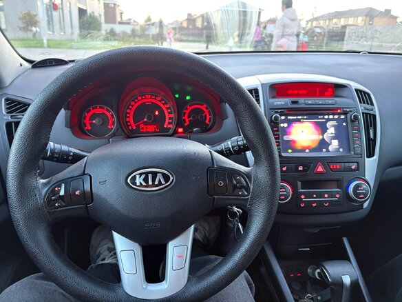2010 Kia Ceed I Рестайлинг, серебристый, 560000 рублей - вид 8