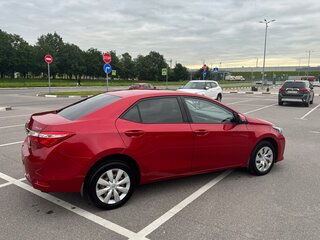 2013 Toyota Corolla XI (E160, E170, E180), красный, 1000000 рублей, вид 4