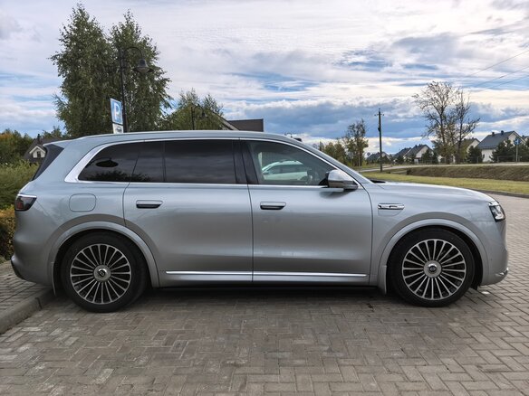 2025 Aito M8 53.4 kWh I, серебристый, 8500000 рублей - вид 9