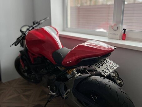 2015 Ducati Monster 821, красный, 1050000 рублей, вид 1
