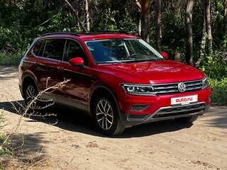 2019 Volkswagen Tiguan Allspace II, красный, 2400000 рублей, вид 3