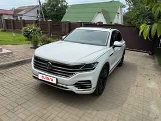 2019 Volkswagen Touareg III, белый, 5700000 рублей, вид 1