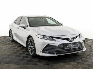 2021 Toyota Camry VIII (XV70) Рестайлинг, белый, 3030000 рублей, вид 3