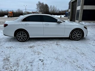 2021 Mercedes-Benz E-Класс 200 V (W213, S213, C238) Рестайлинг, белый, 6000000 рублей, вид 5