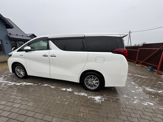 2018 Toyota Alphard III Рестайлинг, белый, 4600000 рублей, вид 3