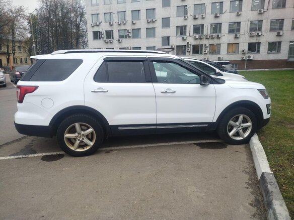 2016 Ford Explorer V Рестайлинг, белый - вид 2