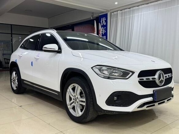 2022 Mercedes-Benz GLA 180 II (H247), белый - вид 2