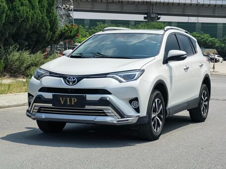 Toyota RAV4 IV (XA40) Рестайлинг