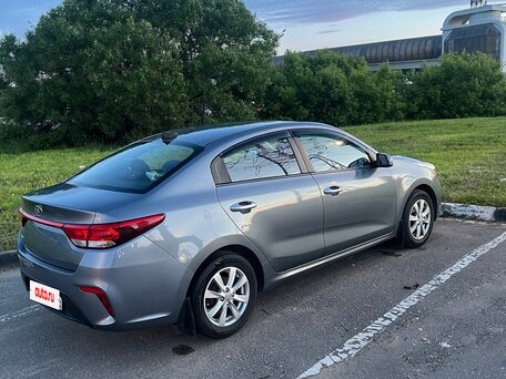 2017 Kia Rio IV, серый, 1200000 рублей, вид 3