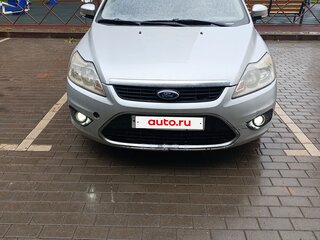2010 Ford Focus II Рестайлинг, серебристый, 350000 рублей, вид 1