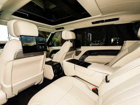 2024 Land Rover Range Rover P530 MHEV Long V, серый, 29990000 рублей - вид 17