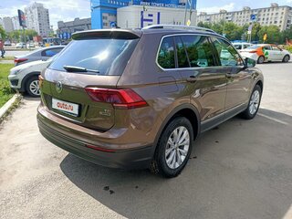 2017 Volkswagen Tiguan II, коричневый, 1850000 рублей, вид 3