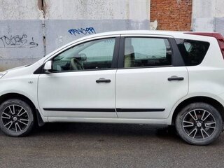 2011 Nissan Note I Рестайлинг, белый, 800000 рублей, вид 4