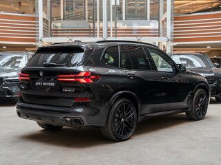 2026 BMW X5 M60i IV (G05/G18) Рестайлинг, чёрный, 19490000 рублей, вид 2