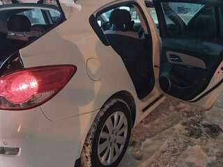 2014 Chevrolet Cruze I Рестайлинг, белый, 800000 рублей, вид 3