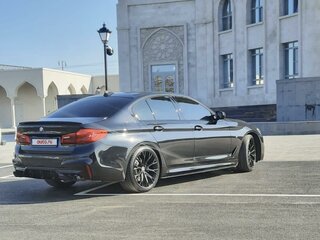 2020 BMW 5 серии 520d xDrive VII (G30/G31/G38), чёрный, 4800000 рублей, вид 5