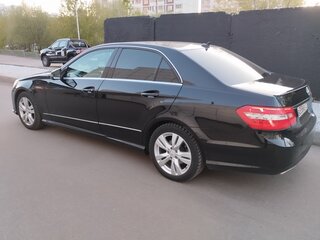 2010 Mercedes-Benz E-Класс 250 5G-Tronic IV (W212, S212, C207), чёрный, 1400000 рублей, вид 5
