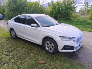 2022 Skoda Octavia IV (A8), белый, 2000000 рублей, вид 3